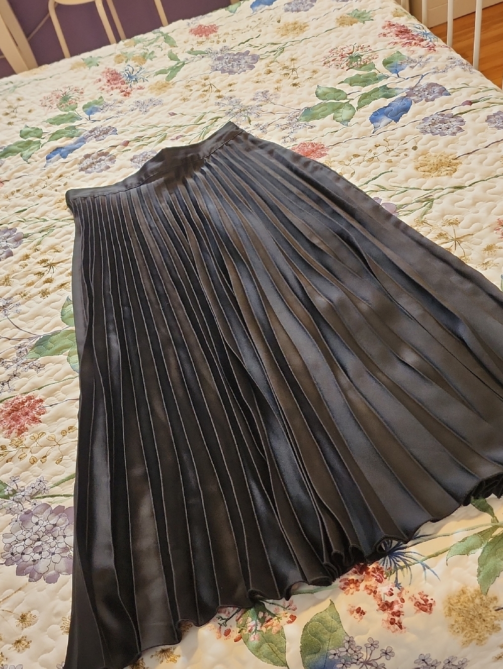Zara Black Pleated Satin Midi Skirt